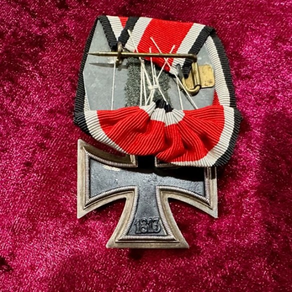 WW2 German Iron Cross 238